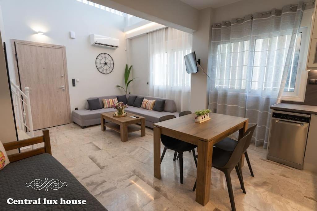 Central Lux House Kalamata Esterno foto