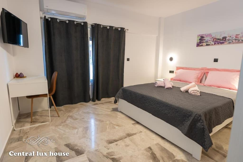 Central Lux House Kalamata Esterno foto